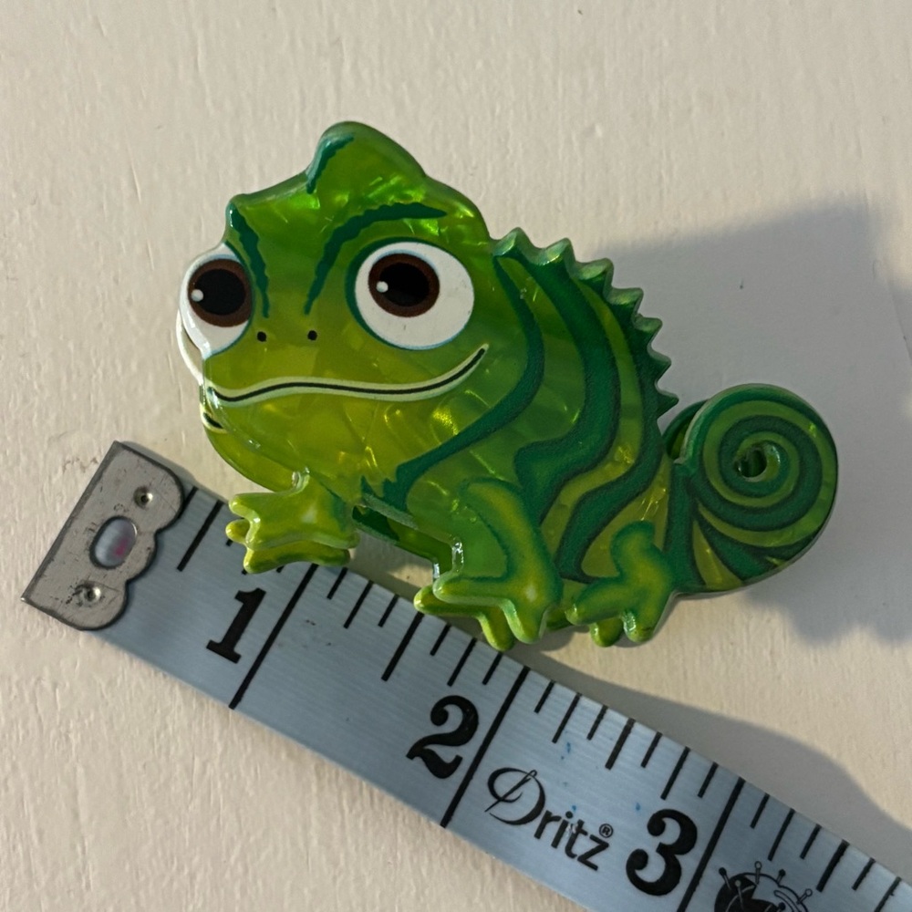 Tangled Pascal Hair Clawclip - Picture 2 of 4